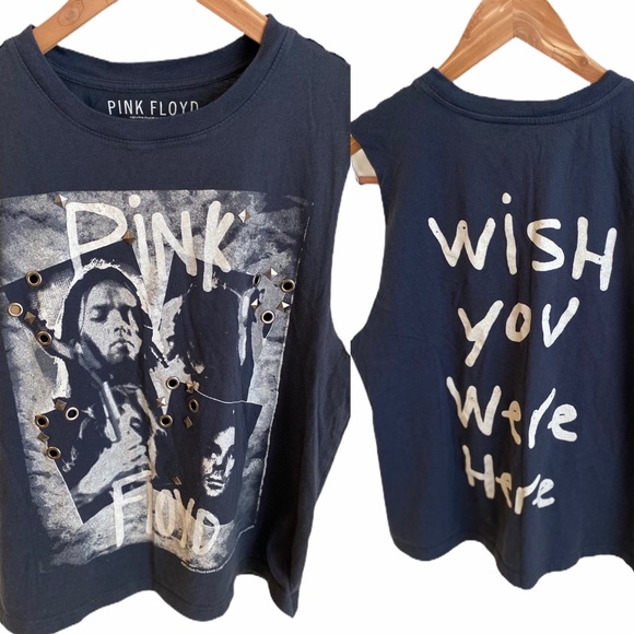Pink Floyd Tops - 🆕Licensed Pink Floyd Studded Sleeveless Tank